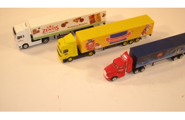 3 x Trucks, u.a. Zentis