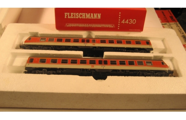 Fleischmann, Triebwagen mit Beiwagen