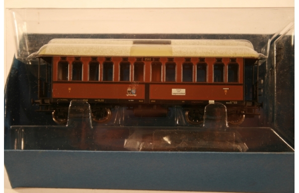 Liliput, vierachsiger Länderbahn-Personenwagen