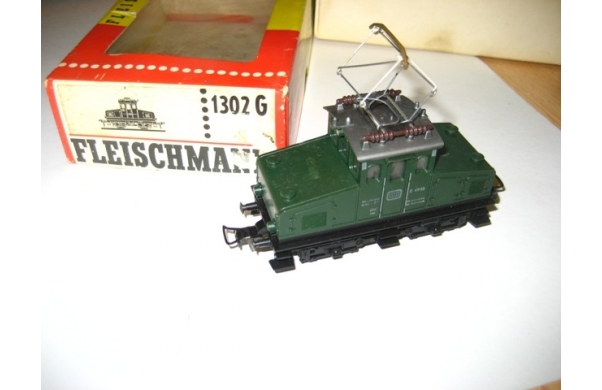 Fleischmann, kleine E-Lok, grün