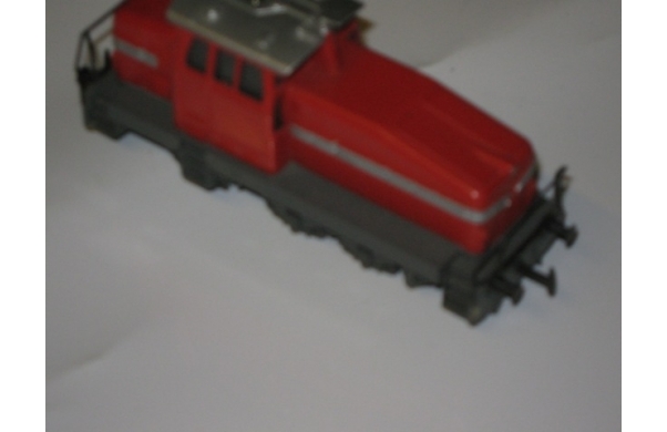 Kleine rote 'Diesellok, mit Licht