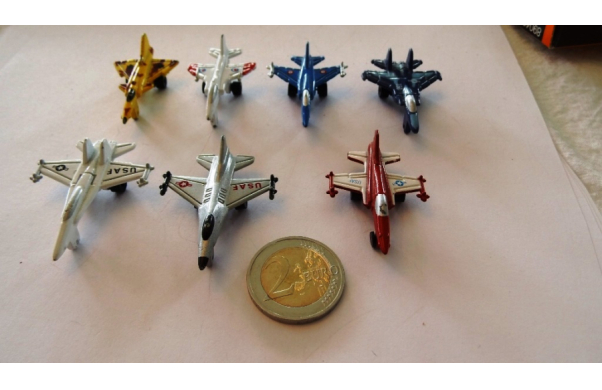 7 x Flugzeugmodelle