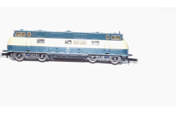 BR 221 120, beige/blau
